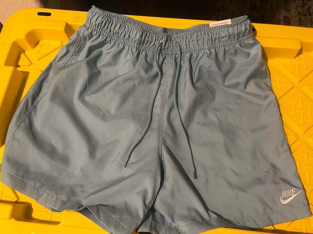 Nike Men's Standard Fit Above Knee Length Swim Shorts Size M
